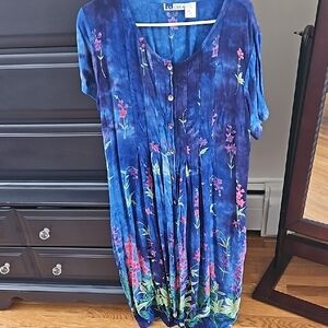 Cottagecore. Beautiful cobalt blue floral dress with functional wooden buttons